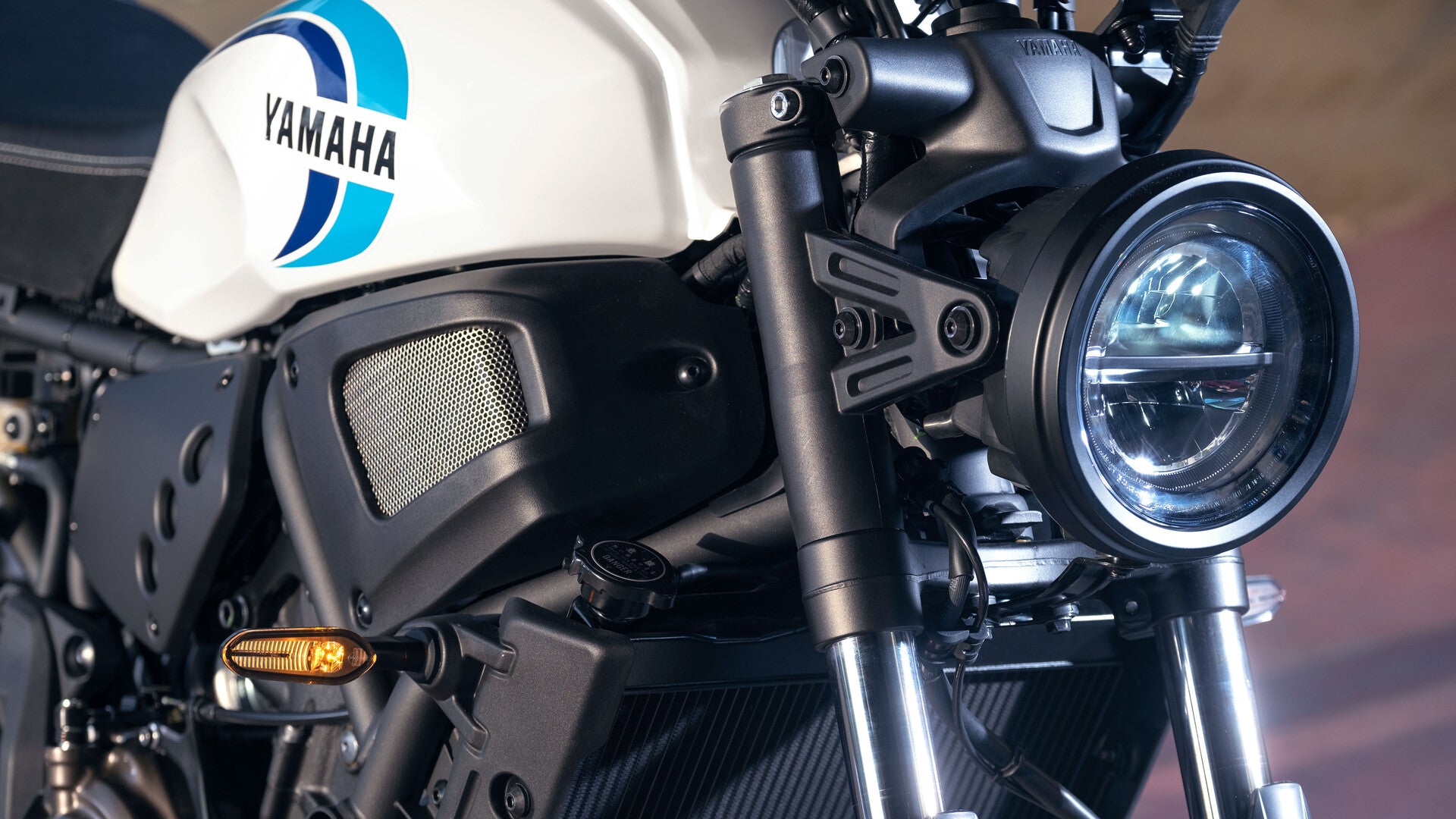 YAMAHA XSR700 2023