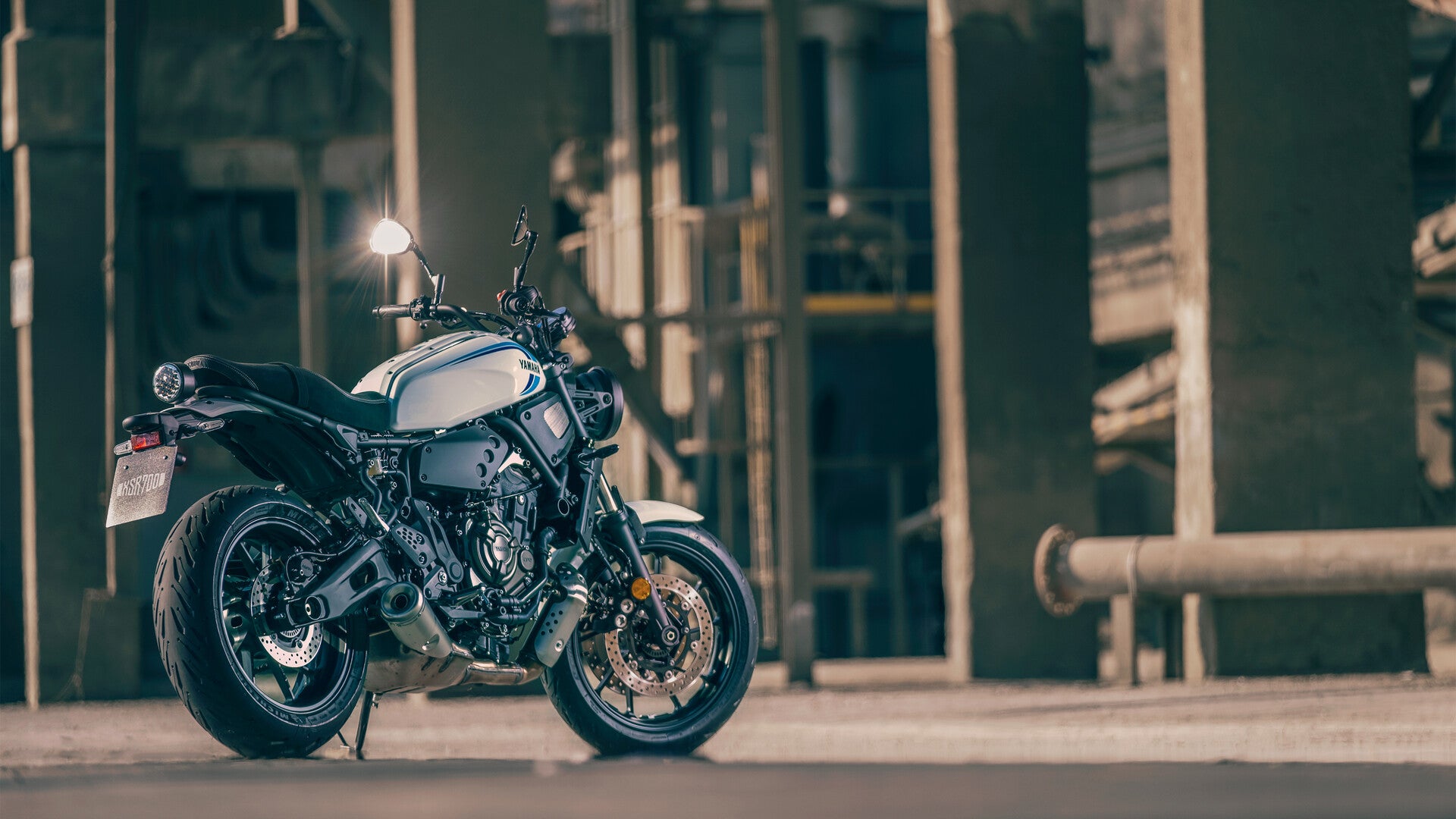YAMAHA XSR700 2023