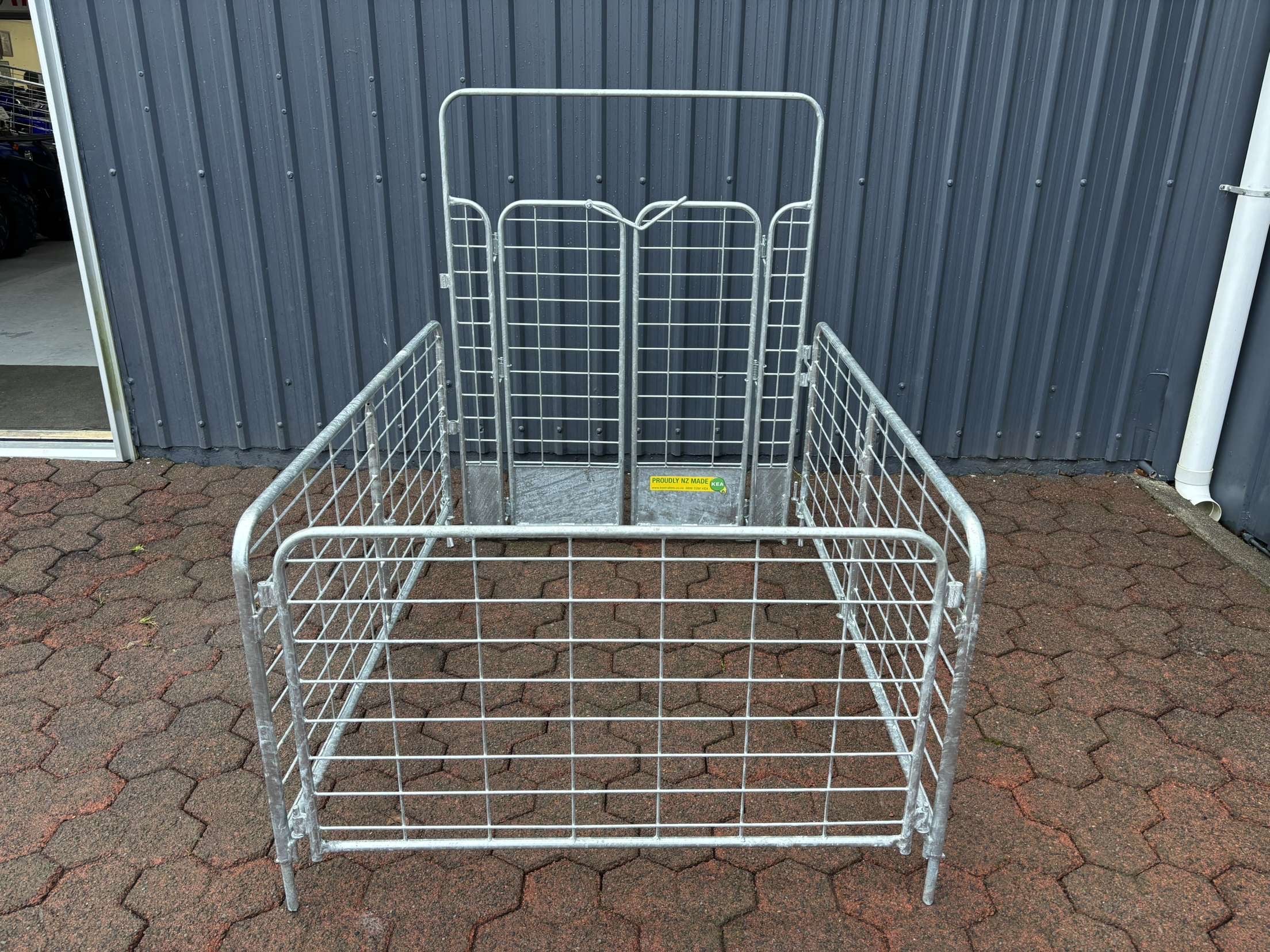 Kea Self-Closing Saloon Door – Door only