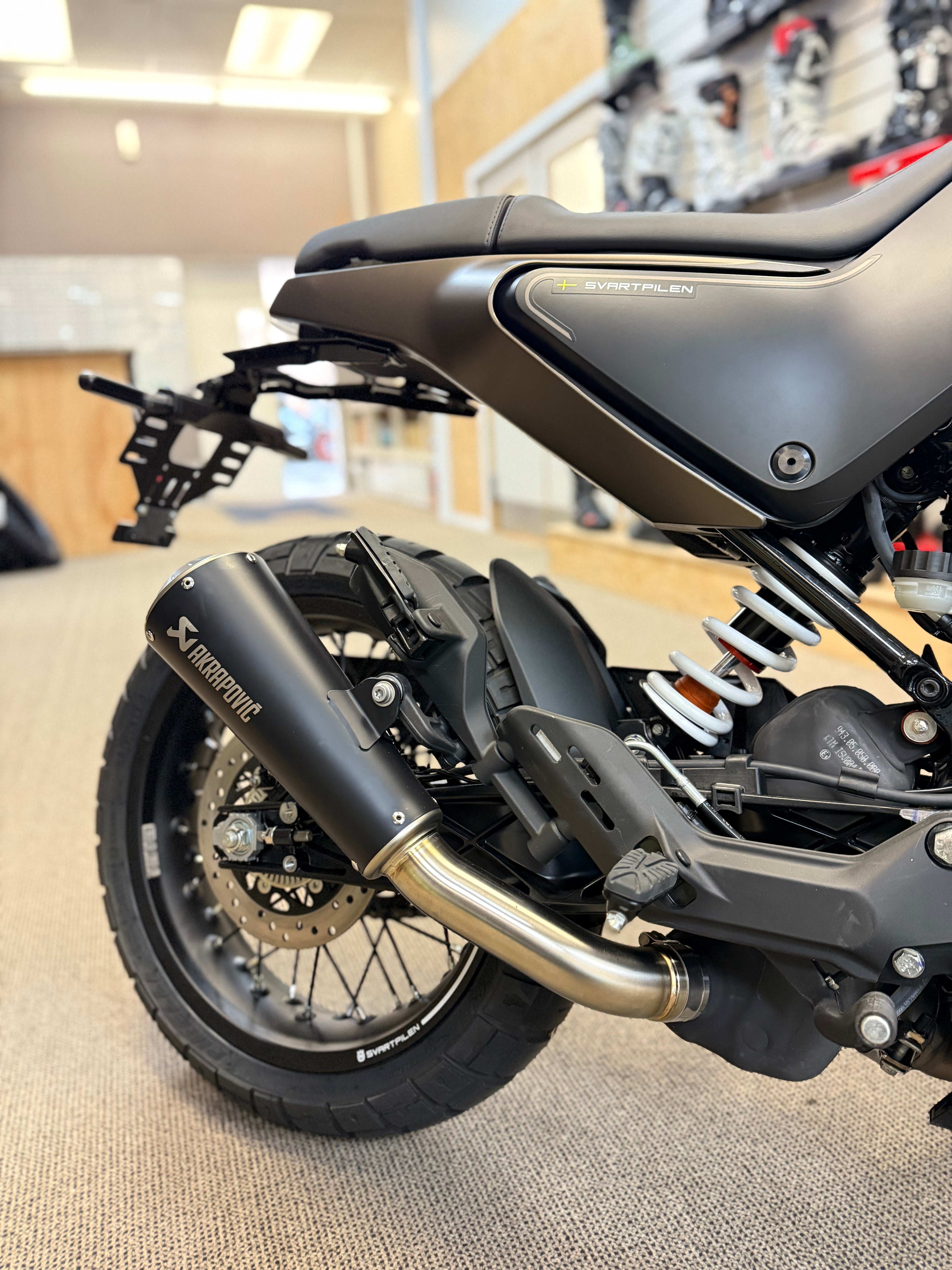 Husqvarna Svartpilen 401 2023 - Loaded With Accessories