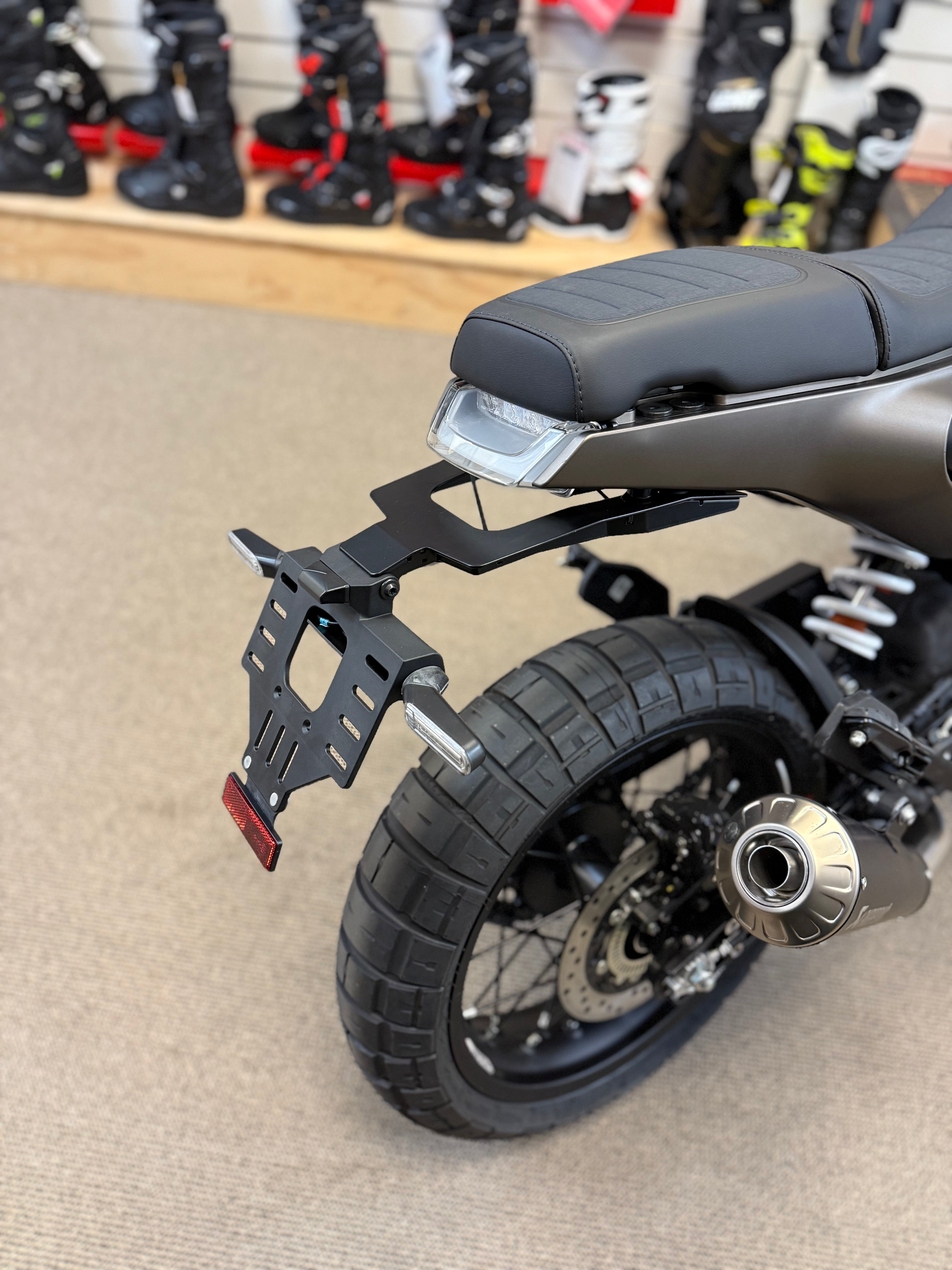 Husqvarna Svartpilen 401 2023 - Loaded With Accessories