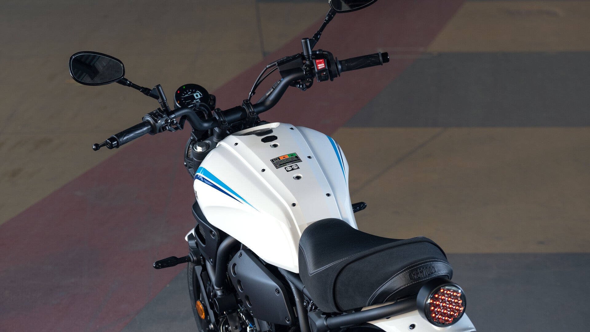 YAMAHA XSR700 2023