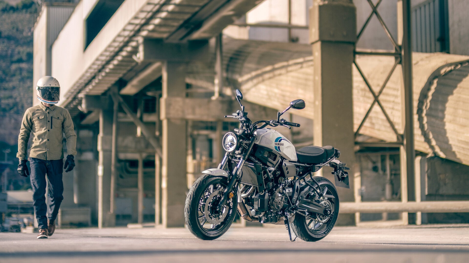YAMAHA XSR700 2023