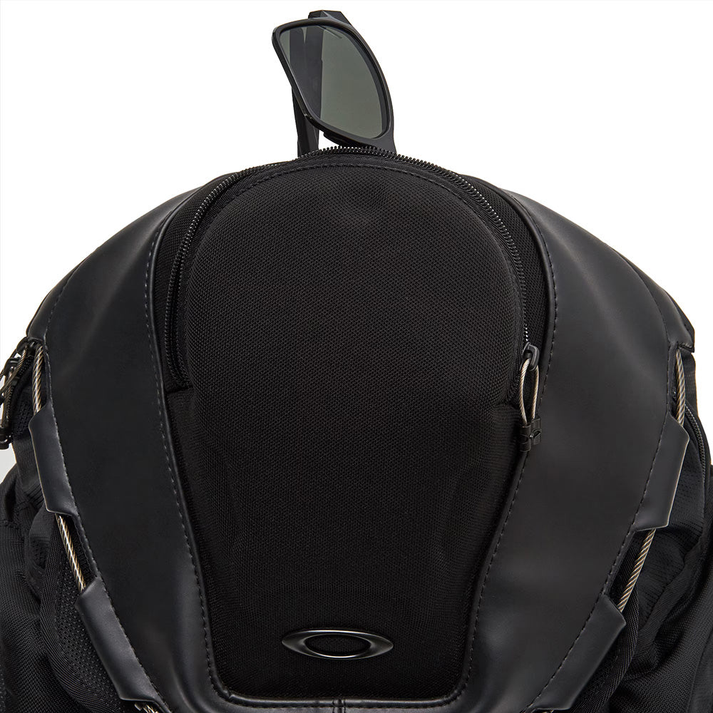 OAKLEY - Kitchen Sink Backpack - Stealth Black