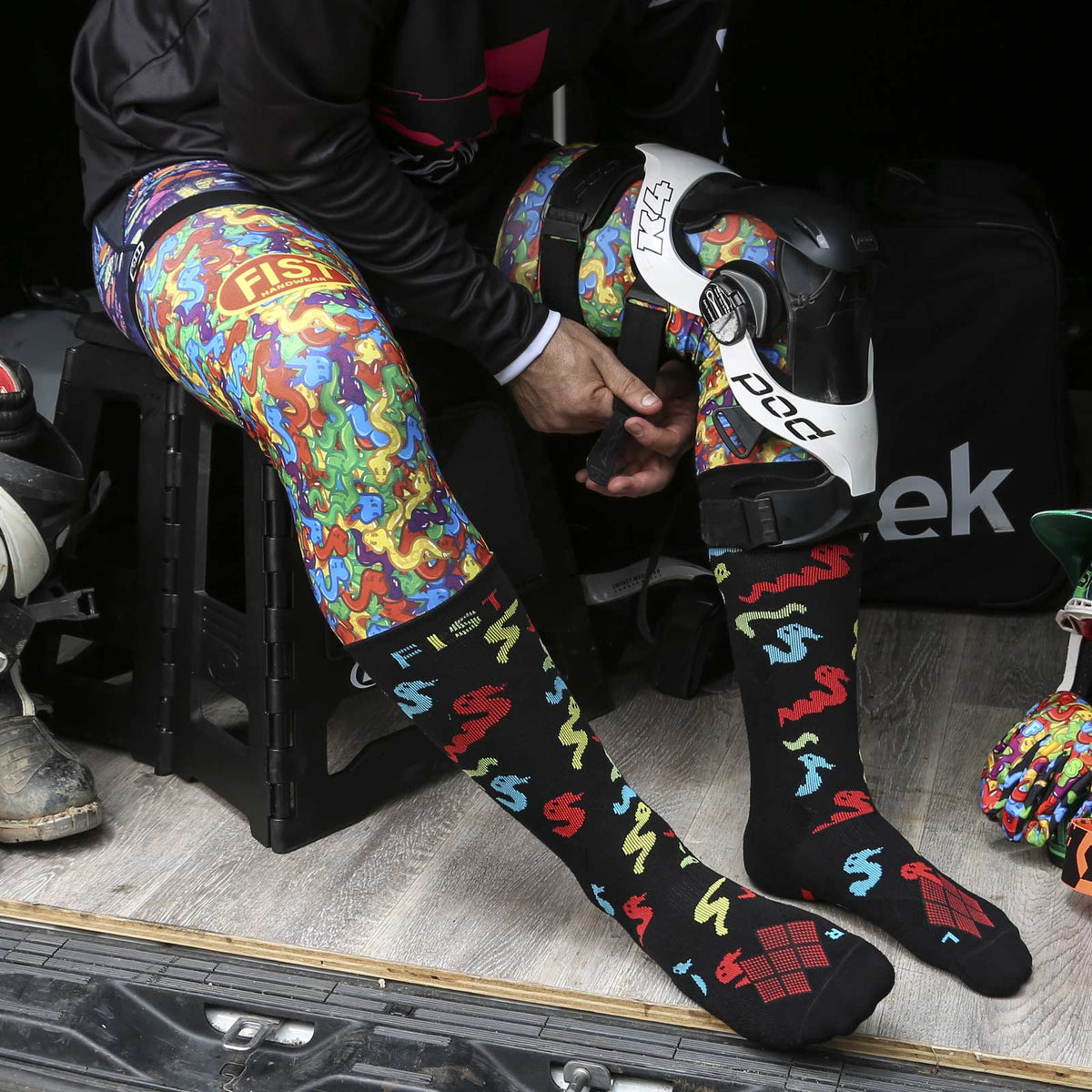 SNAKEY KNEE BRACE SOCK